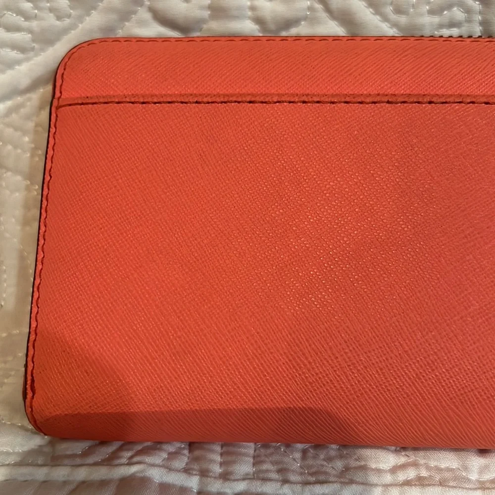 Kate Spade large‎ zip up wallet